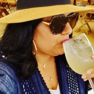 Meet your Posher, Yvette